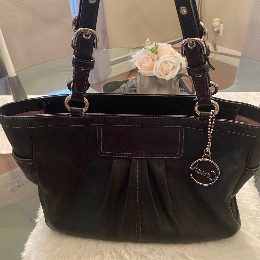 Beautiful coach shoulder bag purse